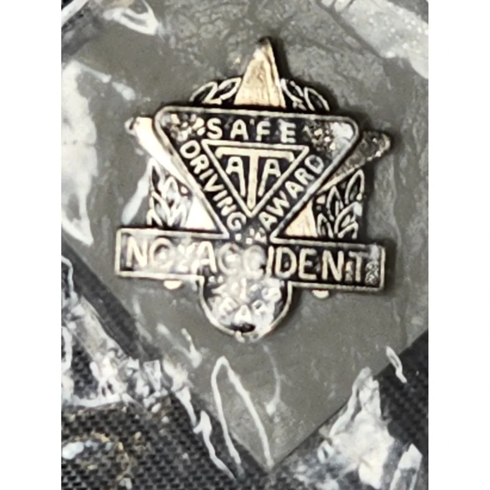 Vtg ATA Safe Driving Award Pin 11 Years No Accident American Trucking Lapel Badg